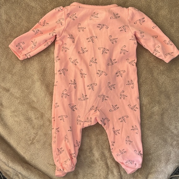 🩷2 for 10$🩷Child of Mine by Carters Baby Girl 2-Way Zip Sleeper, Size 3-6 months - Picture 9 of 9